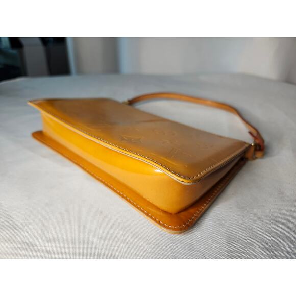 Louis Vuitton Yellow Lexington Pochette Vernis Patent Leather Shoulder Bag - Picture 6 of 15